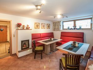 23766407-Ferienwohnung-8-Viehhofen-300x225-3