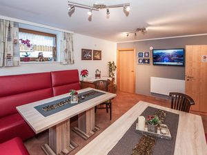 23766407-Ferienwohnung-8-Viehhofen-300x225-5