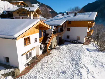 Außenseite Ferienhaus [Winter]