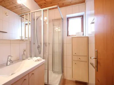 Bad mit Dusche