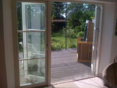 Ausblick aus dem Fenster. Wintergarten Terrasse