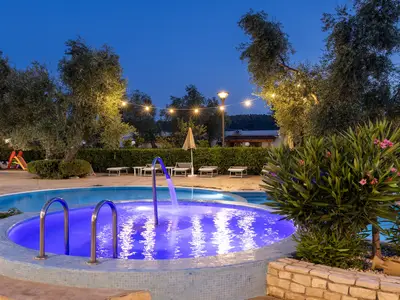 PoolOfHouse
