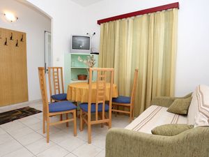 18564693-Ferienwohnung-2-Viganj-300x225-1