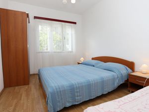 18564693-Ferienwohnung-2-Viganj-300x225-4