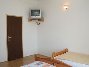 19127906-Ferienwohnung-3-Viganj-300x225-5