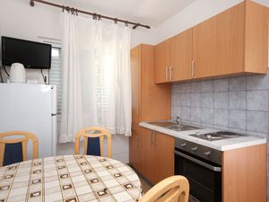 19126856-Ferienwohnung-4-Viganj-300x225-2