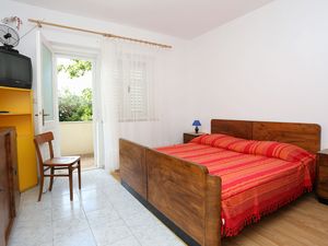 23930904-Ferienwohnung-2-Viganj-300x225-3