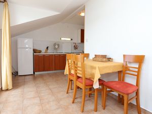 18564689-Ferienwohnung-4-Viganj-300x225-3