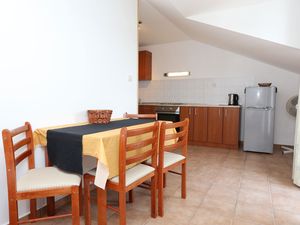 18564690-Ferienwohnung-4-Viganj-300x225-3