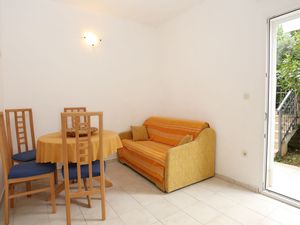 18564691-Ferienwohnung-2-Viganj-300x225-1