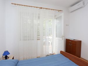 18564692-Ferienwohnung-2-Viganj-300x225-4