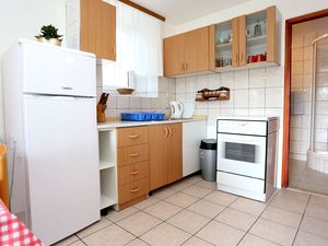 23930927-Ferienwohnung-4-Viganj-300x225-2