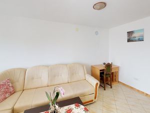 22019947-Ferienwohnung-6-Vilanija-300x225-2