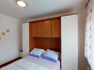 22019947-Ferienwohnung-6-Vilanija-300x225-5