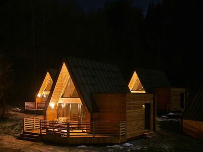 Chalets bei Nacht 1