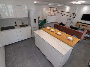 23977091-Ferienwohnung-6-Villeurbanne-300x225-4