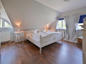 23456128-Ferienwohnung-4-Vilmnitz auf Rügen-300x225-2