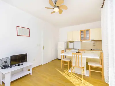 Ferienwohnung für 5 Personen (50 m²) in Vinišće 9/10