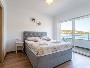 Ferienwohnung für 8 Personen (104 m²) in Vinišće