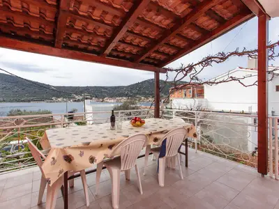 Ferienwohnung für 8 Personen (100 m²) in Vinišće 3/10
