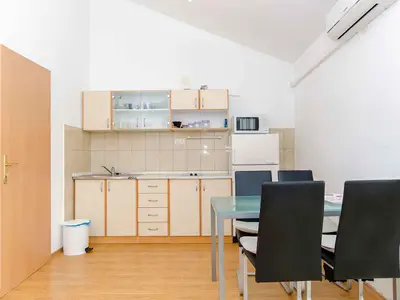 Ferienwohnung für 5 Personen (50 m²) in Vinišće 9/10