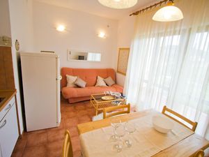 23043913-Ferienwohnung-4-Vinišće-300x225-4