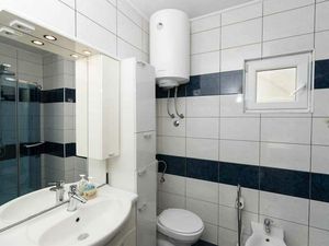 23943794-Ferienwohnung-6-Vinišće-300x225-2