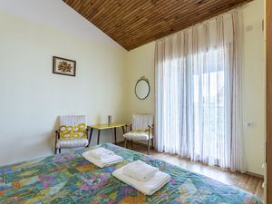 23939518-Ferienwohnung-4-Vinišće-300x225-4