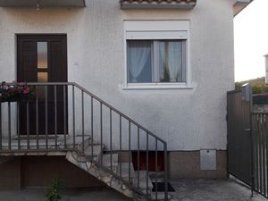 23943070-Ferienwohnung-5-Vinišće-300x225-1