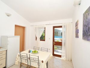 21757459-Ferienwohnung-5-Vinišće-300x225-1