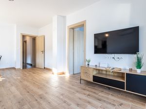 23976980-Ferienwohnung-8-Vinišće-300x225-3