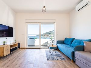 23976978-Ferienwohnung-8-Vinišće-300x225-1