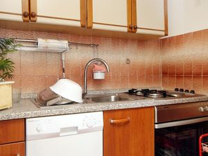 23928893-Ferienwohnung-4-Vinišće-300x225-4