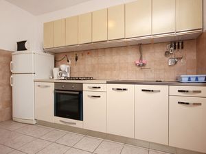 23930829-Ferienwohnung-8-Vinišće-300x225-3