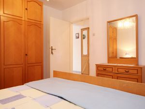 23930829-Ferienwohnung-8-Vinišće-300x225-5