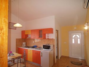 23931102-Ferienwohnung-2-Vinišće-300x225-5