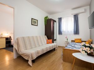 23932638-Ferienwohnung-4-Vinišće-300x225-1