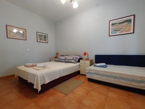 18689469-Ferienwohnung-3-Vinišće-300x225-3