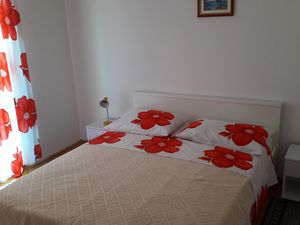 23931539-Ferienwohnung-5-Vinišće-300x225-4