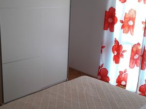 23931539-Ferienwohnung-5-Vinišće-300x225-5