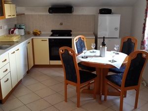 22440249-Ferienwohnung-6-Vinjerac-300x225-3