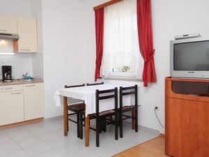 23927326-Ferienwohnung-4-Vinjerac-300x225-2