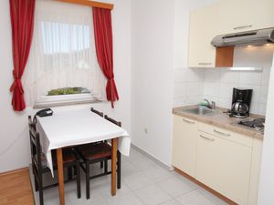 23927325-Ferienwohnung-4-Vinjerac-300x225-2