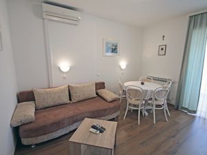 23928765-Ferienwohnung-4-Vinjerac-300x225-1