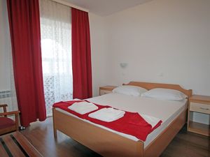 23928767-Ferienwohnung-4-Vinjerac-300x225-5