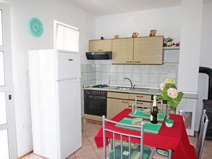 23928773-Ferienwohnung-4-Vinjerac-300x225-3