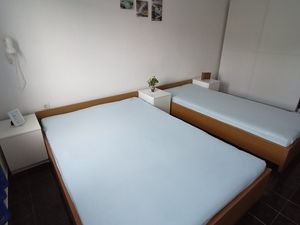 23931842-Ferienwohnung-5-Vinjerac-300x225-4