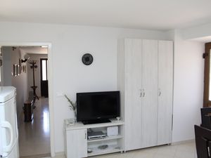 23932065-Ferienwohnung-4-Vinjerac-300x225-2