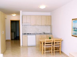 23927235-Ferienwohnung-4-Vinjerac-300x225-1