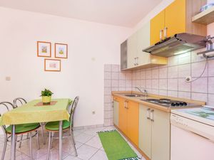 23697028-Ferienwohnung-4-Vinkuran-300x225-4